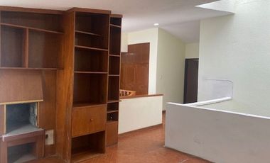 CASA EN VENTA EN RESIDENCIAL ESMERALDA, A UNA CUADRA DEL COLEGIO AMERICANO Y DE BLVD ATLIXCO, 4 RECÁMARAS, PUEBLA