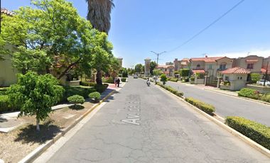 Hermosa casa en remate bancario en Urbi Quinta Montecarlo, Bosques de Hacienda, Cuautitlán Izcalli, Estado de México, México. NO SE ACEPTAN CREDITOS