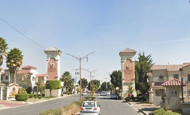 Hermosa casa en remate bancario en Urbi Quinta Montecarlo, Bosques de Hacienda, Cuautitlán Izcalli, Estado de México, México. NO SE ACEPTAN CREDITOS