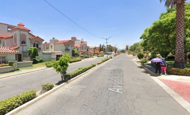 Hermosa casa en remate bancario en Marsella, Urbi Quinta Montecarlo Bosques de Hacienda, Cuautitlán Izcalli, Méx. NO SE ACEPTAN CREDITOS