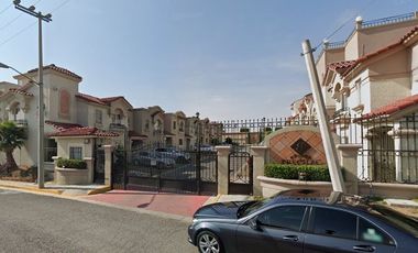 Hermosa casa en remate bancario en Marsella, Urbi Quinta Montecarlo Bosques de Hacienda, Cuautitlán Izcalli, Méx. NO SE ACEPTAN CREDITOS