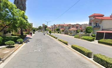 Hermosa casa en remate bancario en Marsella, Urbi Quinta Montecarlo Bosques de Hacienda, Cuautitlán Izcalli, Méx. NO SE ACEPTAN CREDITOS