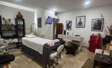 Se alquila local comercial en planta alta en Kennedy.(JP)