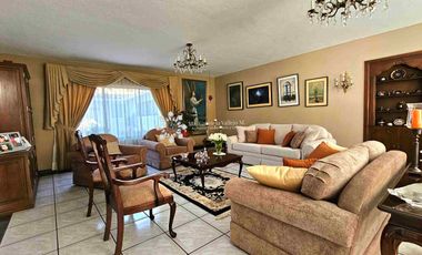 EN VENTA - AMPLIA Y LUMINOSA CASA CON 5 HABITACIONES EN SECTOR AV. ORDOÑEZ LASSO