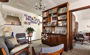 EN VENTA - AMPLIA Y LUMINOSA CASA CON 5 HABITACIONES EN SECTOR AV. ORDOÑEZ LASSO