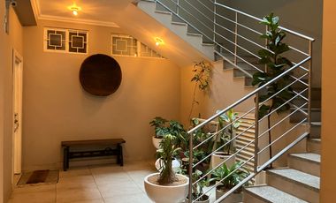 Departamento céntrico en alquiler en Machala – incluye aire acondicionado y agua, ideal para profesionales o parejas