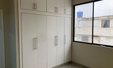 Departamento céntrico en alquiler en Machala – incluye aire acondicionado y agua, ideal para profesionales o parejas