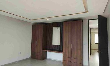 Casa nueva en Venta en coto exclusivo en Vistas Altozano de cuatro recámaras acabados premium con recámara en planta Baja excelentes acabados y en coto exclusivo y lleno de naturaleza