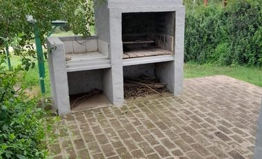 Complejo de 4 Cabañas Barrio Golf y dos lotes lindantes.