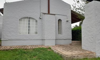 Complejo de 4 Cabañas Barrio Golf y dos lotes lindantes.