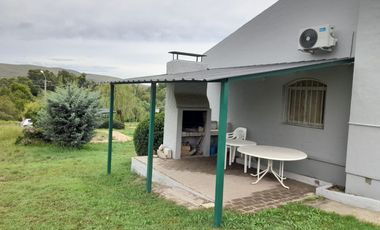Complejo de 4 Cabañas Barrio Golf y dos lotes lindantes.