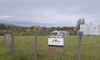 Complejo de 4 Cabañas Barrio Golf y dos lotes lindantes.
