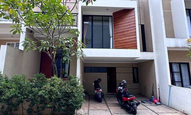 Dijual Rumah Townhouse Mewah Condet Kramatjati Jakarta Timur dekat Pusat Bisnis Jalan TB Simatupang [AR044]