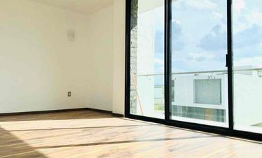 CASA NUEVA DE GRAN AMPLITUD Y 4 HABITACIONES, A UNOS PASOS DEL PARQUE CENTRAL, EN BOSQUES DE SANTA ANITA