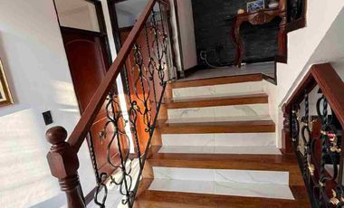 se vende casa en conjunto cerrado cerca al éxito