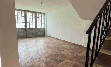 se vende casa en villa Natalia