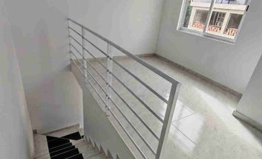 se vende casa de dos pisos independientes