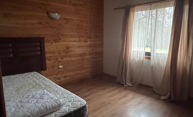 Arriendo casa con tinaja y piscina