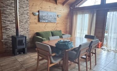 Arriendo casa con tinaja y piscina