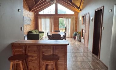 Arriendo casa con tinaja y piscina