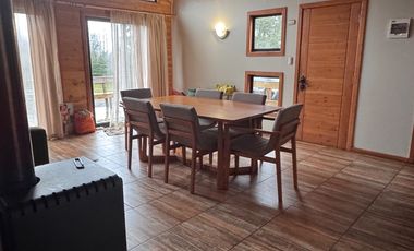 Arriendo casa con tinaja y piscina
