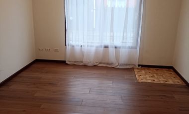 Casa individual, sector Villa La Estancia $ 83.000.000.-