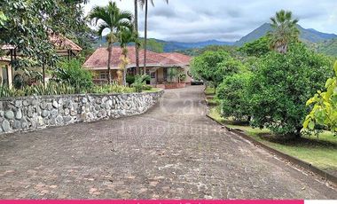 Vendo Quinta en Yunguilla en San Antonio