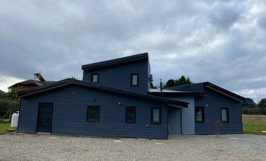 Arriendo Casa Torobayo $ 1.000.000. a solo 6 km de la plaza de Valdivia