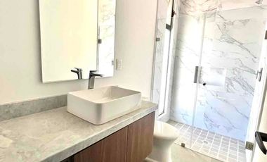 CASA NUEVA EN ZONA BOSQUES DE SANTA ANITA, DENTRO DE COTO FRENTE A ÁREA VERDE