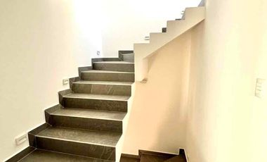 CASA NUEVA EN ZONA BOSQUES DE SANTA ANITA, DENTRO DE COTO FRENTE A ÁREA VERDE