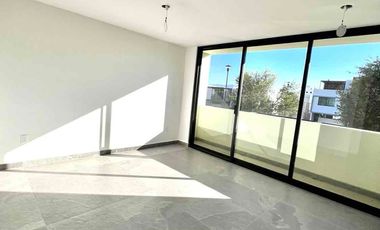 CASA NUEVA EN ZONA BOSQUES DE SANTA ANITA, DENTRO DE COTO FRENTE A ÁREA VERDE