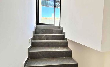 CASA NUEVA EN ZONA BOSQUES DE SANTA ANITA, DENTRO DE COTO FRENTE A ÁREA VERDE