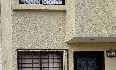 VENTA DE CASA EN JARDINES DEL SAUZ GUADALAJARA