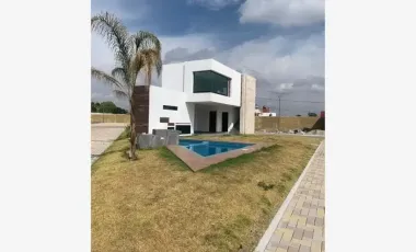 Terreno en Venta en Residencial a unos minutos de Plaza San Diego y Periférico Residencial con Casa Club, Gimnasio y Alberca