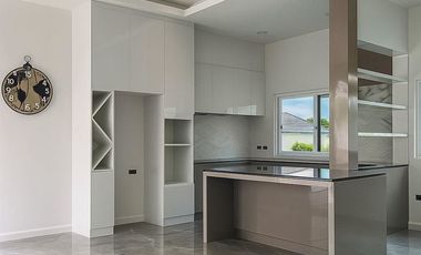 Brand-New Luxury Style Villa 4 Bedrooms At Soi 88 For Sale