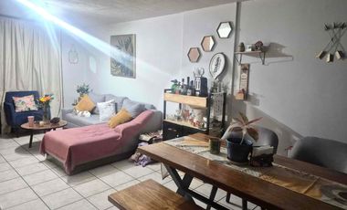 CASA EN COTO EN VILLAS DE LA TIJERA, EN EXCELENTE ESTADO DE CONSERVACIÓN, POR CAMINO REAL A COLIMA, CERCA DE COSTCO