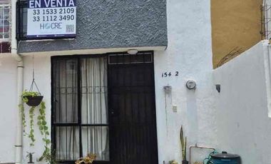 CASA EN COTO EN VILLAS DE LA TIJERA, EN EXCELENTE ESTADO DE CONSERVACIÓN, POR CAMINO REAL A COLIMA, CERCA DE COSTCO