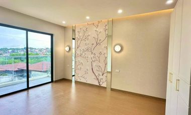 Modern 5 Bedroom Brand New House