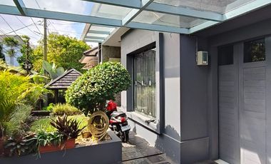 DIJUAL MURAH RUMAH HOMEY KLASIK KAWASAN PERUMAHAN EXCLUSIVE GEGERKALONG BANDUNG UTARA