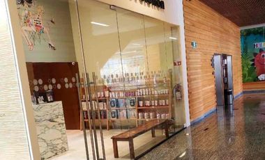 LOCAL RENTA PLAZA CORNER SANTA FE