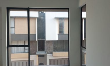 RUMAH BARU MODERN TROPIS MEWAH SIAP HUNI DI SETRA DUTA BANDUNG UTARA