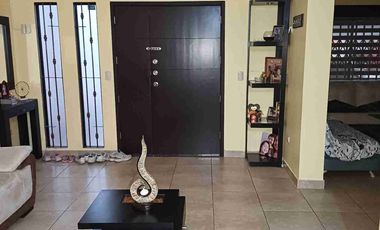 Vendo hermosa casa en Vila club, amplia con piscina 5 dormitorios 6 baños