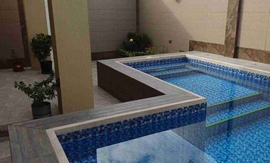 Vendo hermosa casa en Vila club, amplia con piscina 5 dormitorios 6 baños