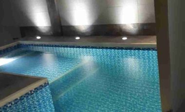 Vendo hermosa casa en Vila club, amplia con piscina 5 dormitorios 6 baños