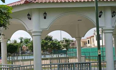 Vendo hermosa casa en Vila club, amplia con piscina 5 dormitorios 6 baños