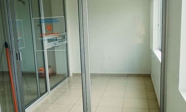 SE RENTA LOCAL EN PLAZA NICHUPTE 172 M² EN 2 PLANTAS