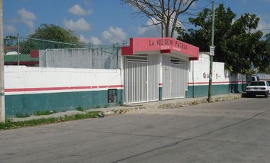 SE RENTA TERRENO EN ESQUINA DE 160m (8X20)