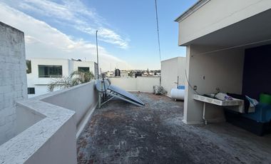 𝐂𝐀𝐒𝐀 𝐄𝐍 𝐕𝐄𝐍𝐓𝐀 𝐄𝐍 𝐑𝐄𝐒𝐈𝐃𝐄𝐍𝐂𝐈𝐀𝐋 𝐒𝐀𝐍 𝐉𝐎𝐒É 𝐃𝐄 𝐋𝐀 𝐇𝐔𝐄𝐑𝐓𝐀 (Atrás de Waltmart)