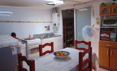 Casa de 2 Pisos con Ampliaciones Regularizadas – 3D / 2B – A Minutos del Metro Plaza Puente Alto