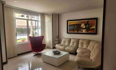 Bonita Casa en Condominio Club